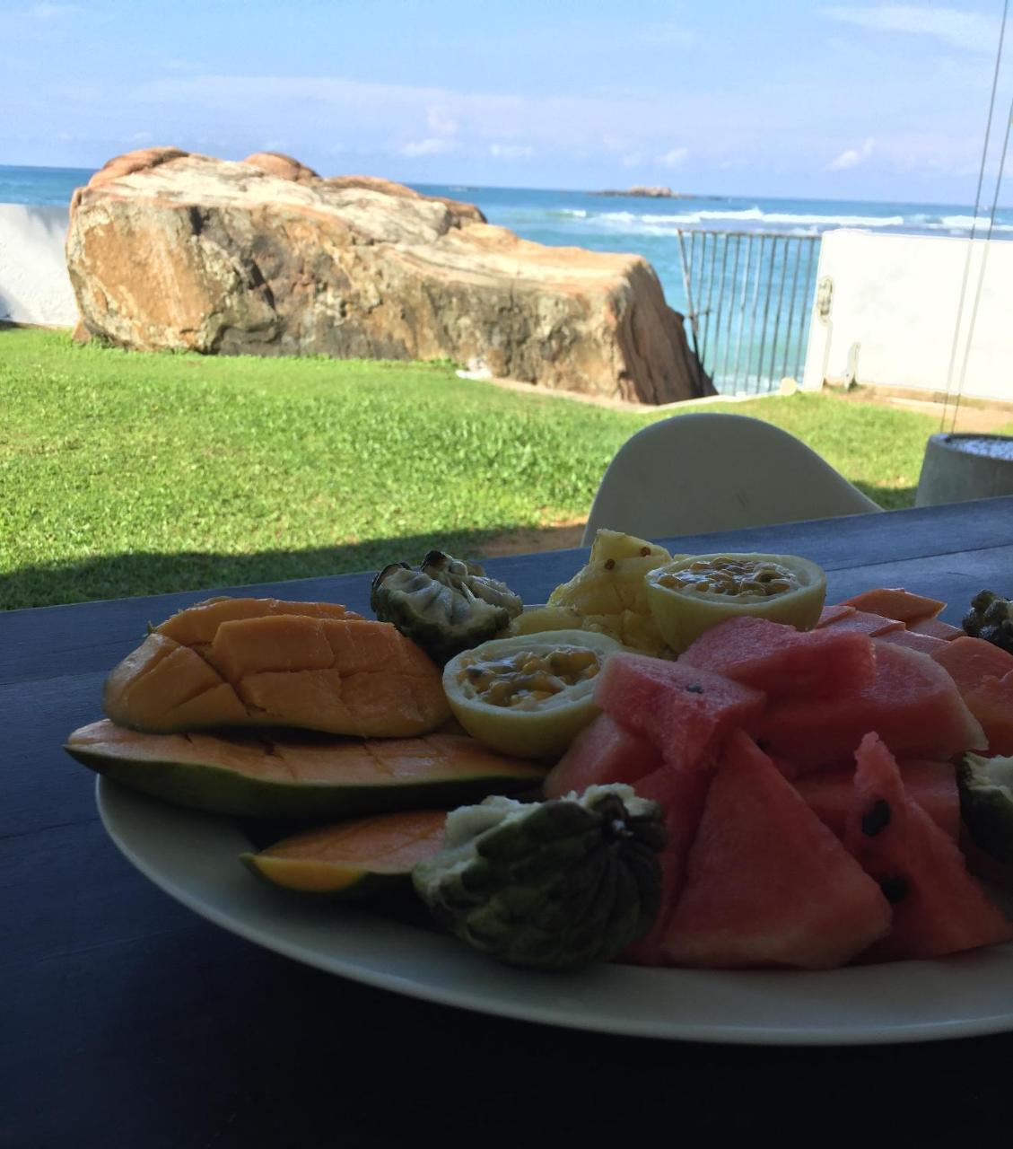Galle Henna Beach House Унаватуна Экстерьер фото